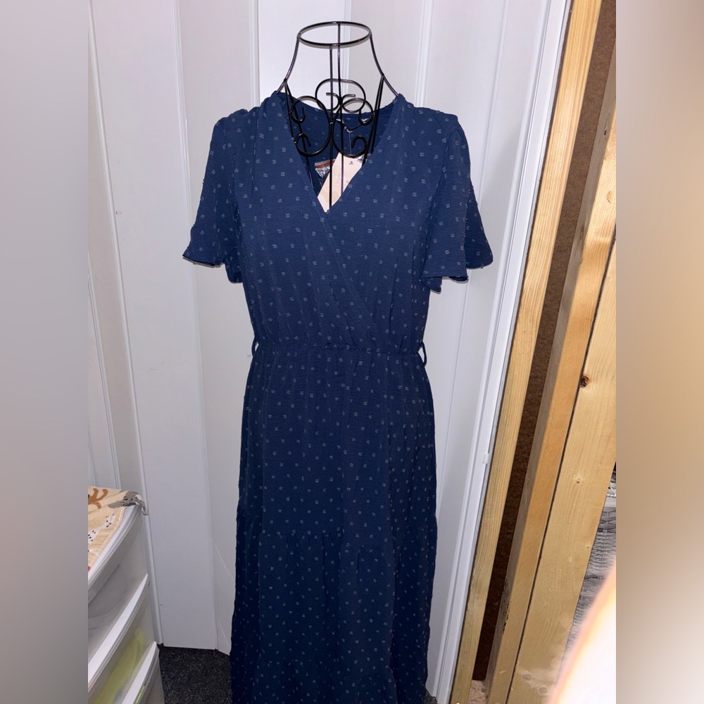 3 tier polka dot summer dress with belt..(NWT) size medium